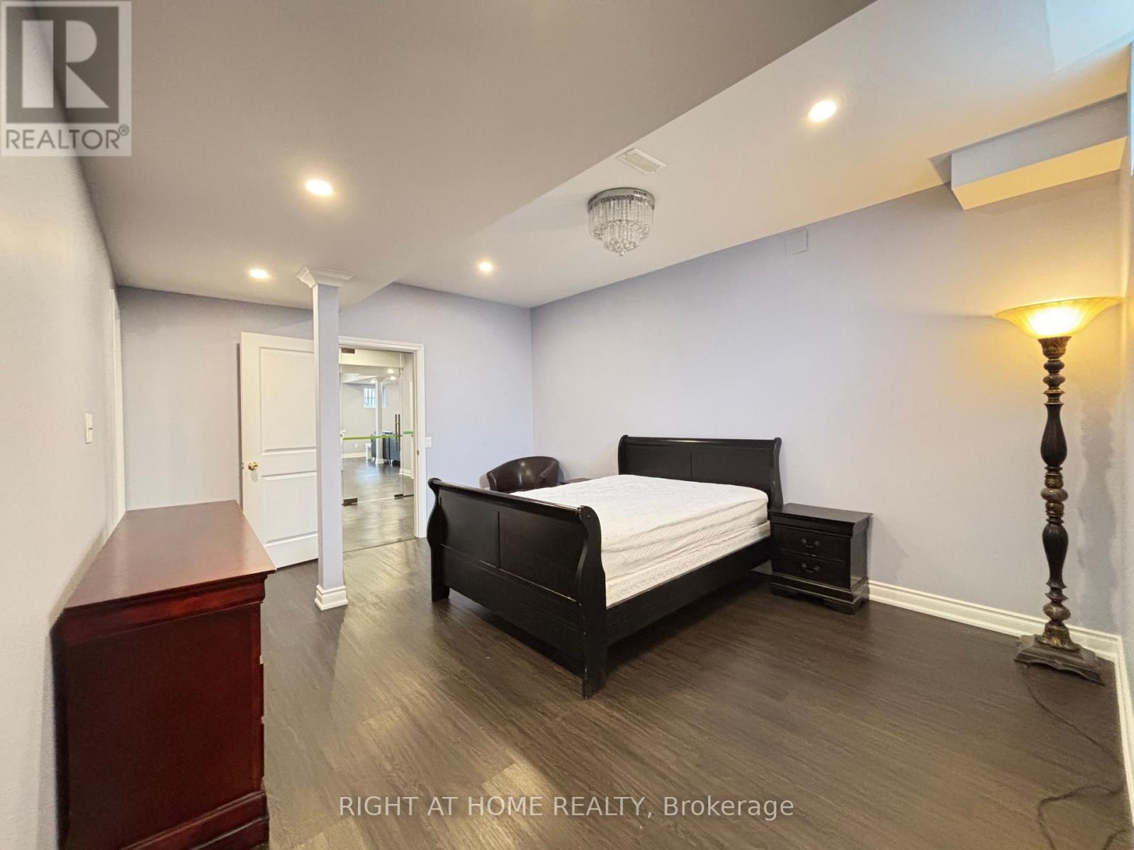 Basement - 33 Heintzman Crescent, Vaughan (Patterson), Ontario  L6A 4T8 - Photo 13 - N13779652