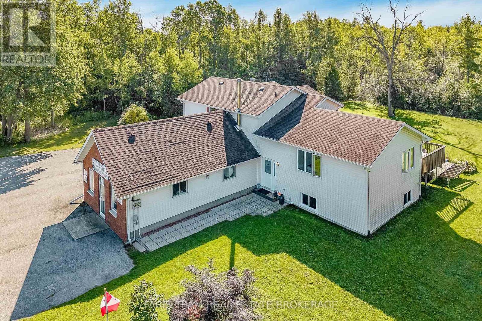 8801 BEACHWOOD ROAD, Wasaga Beach, Ontario