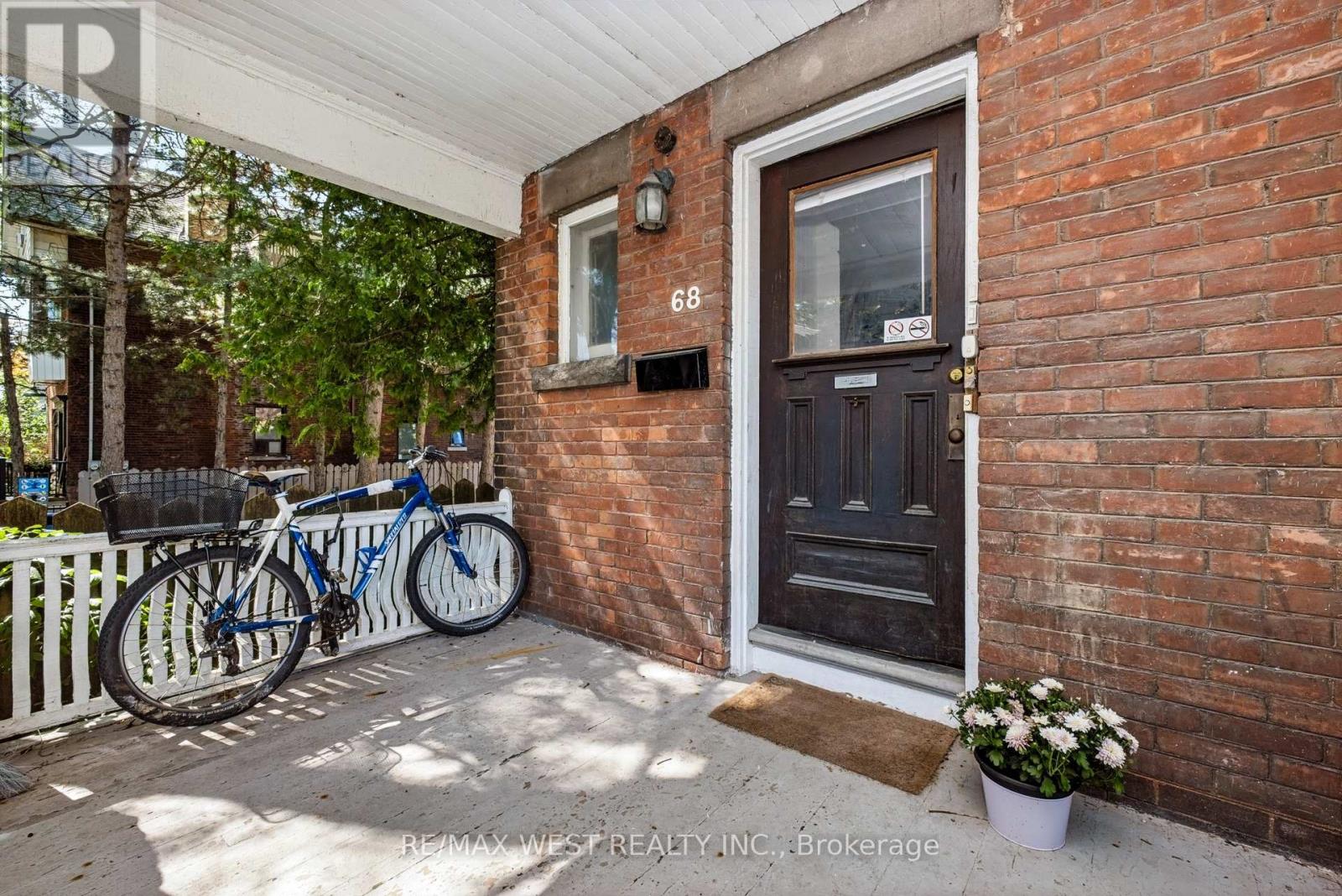 68 Beaty Avenue, Toronto, Ontario  M6K 3B4 - Photo 5 - W13779624