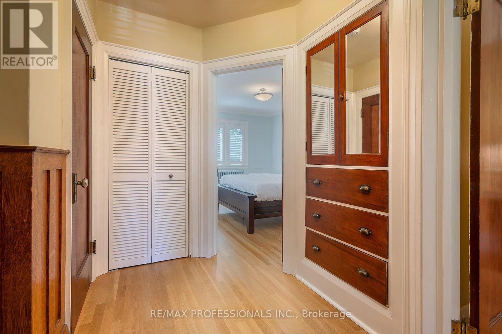 15 Idyllwood Crescent, Toronto, Ontario  M6P 3G7 - Photo 10 - W13779656