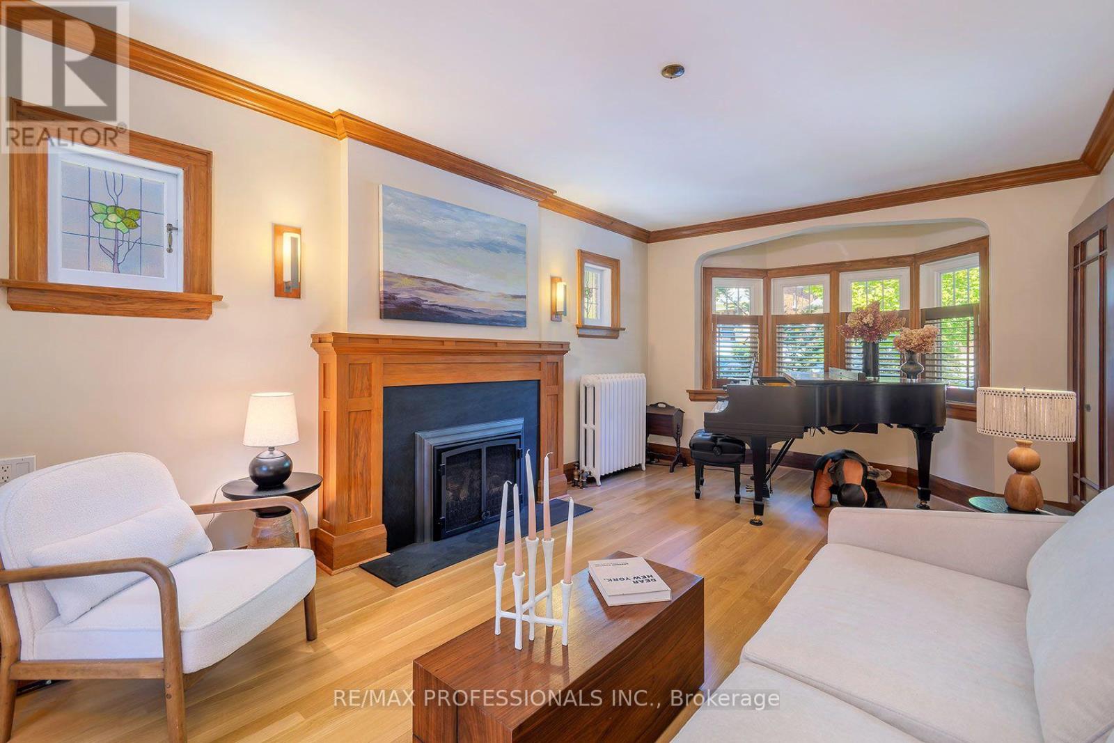 15 Idyllwood Crescent, Toronto, Ontario  M6P 3G7 - Photo 5 - W13779656