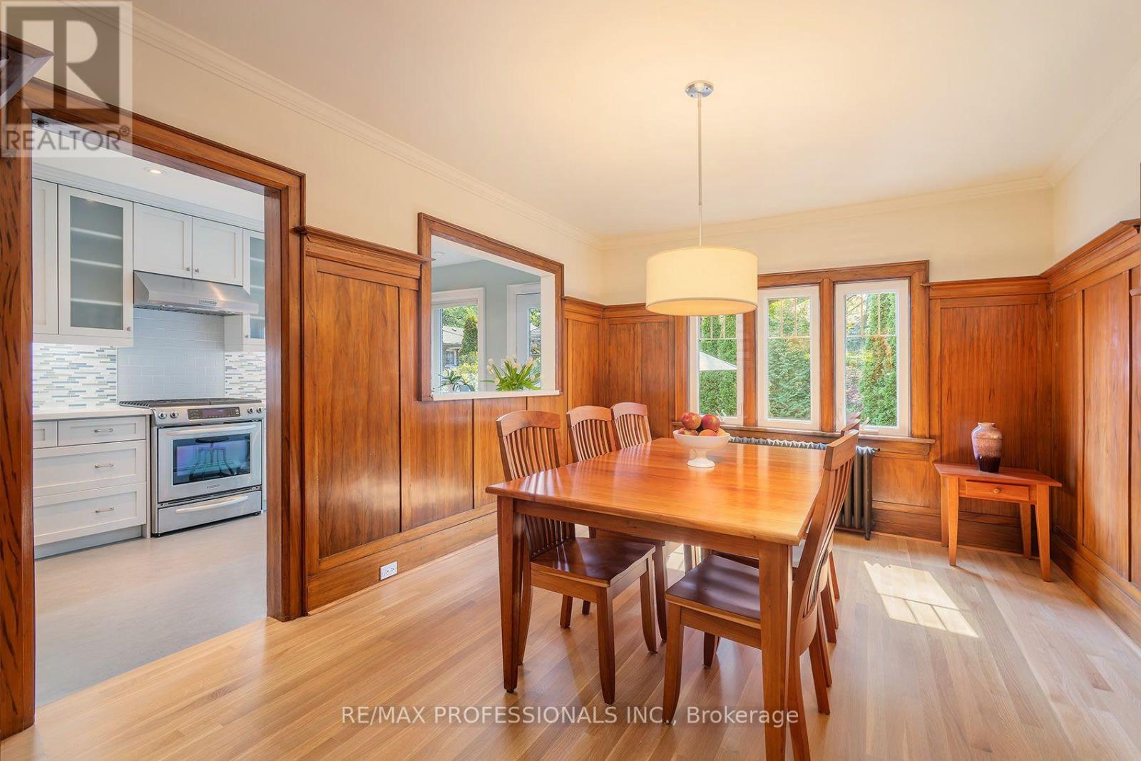 15 Idyllwood Crescent, Toronto, Ontario  M6P 3G7 - Photo 9 - W13779656