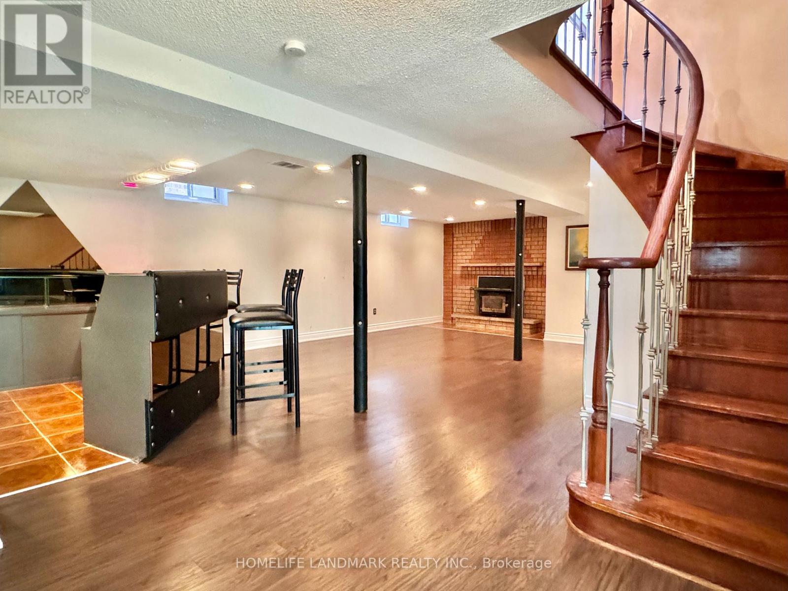 1049 Wetherby Lane E, Mississauga, Ontario  L4W 4R9 - Photo 10 - W13779704