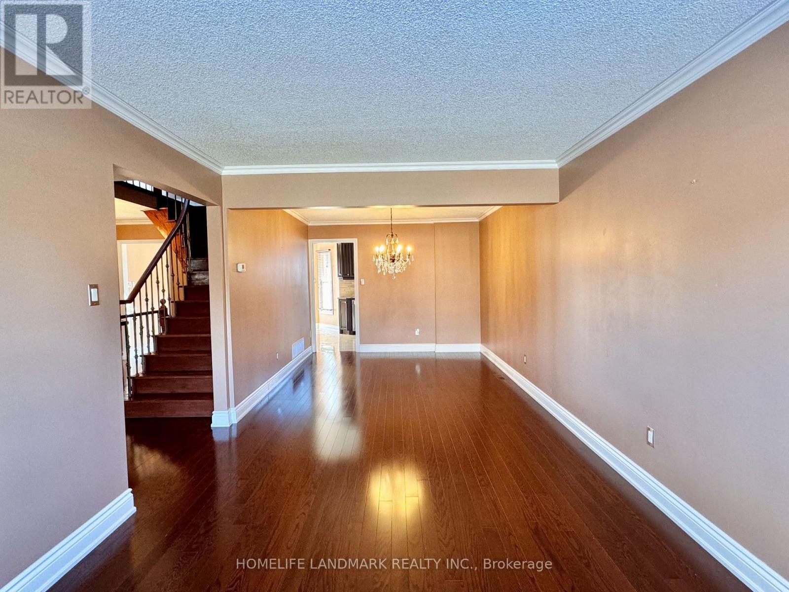 1049 Wetherby Lane E, Mississauga, Ontario  L4W 4R9 - Photo 5 - W13779704