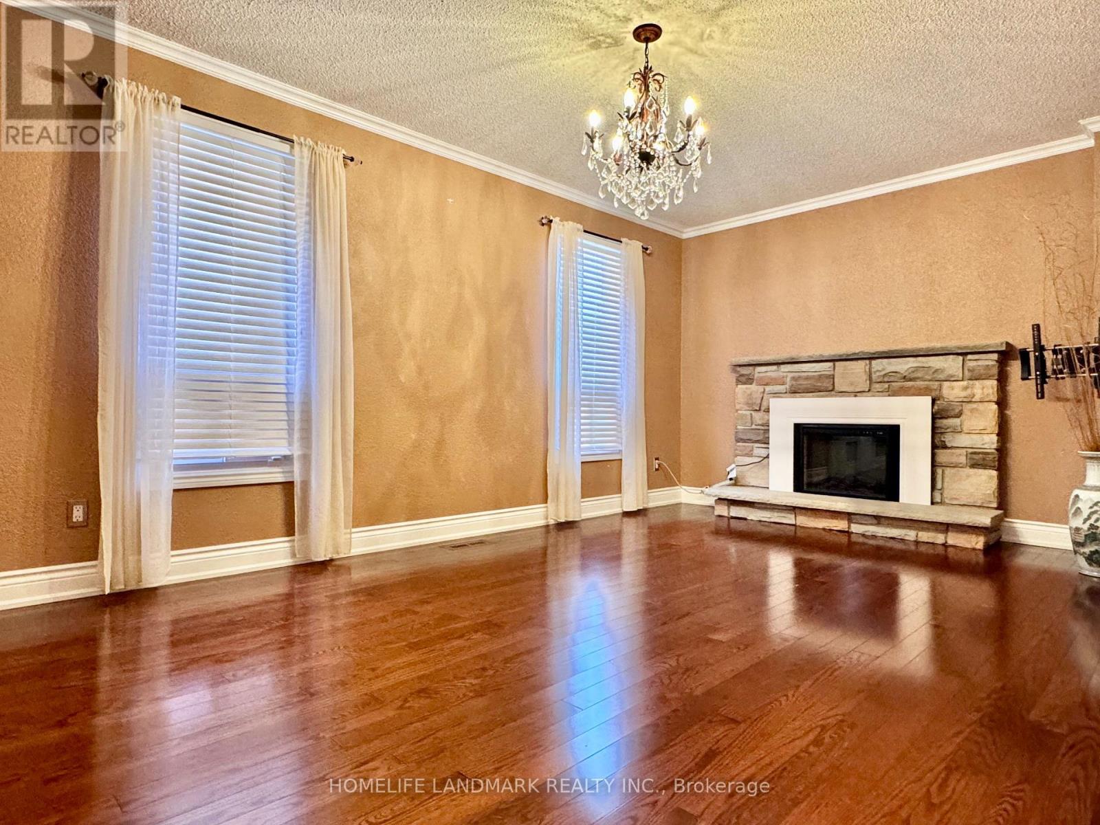 1049 Wetherby Lane E, Mississauga, Ontario  L4W 4R9 - Photo 6 - W13779704