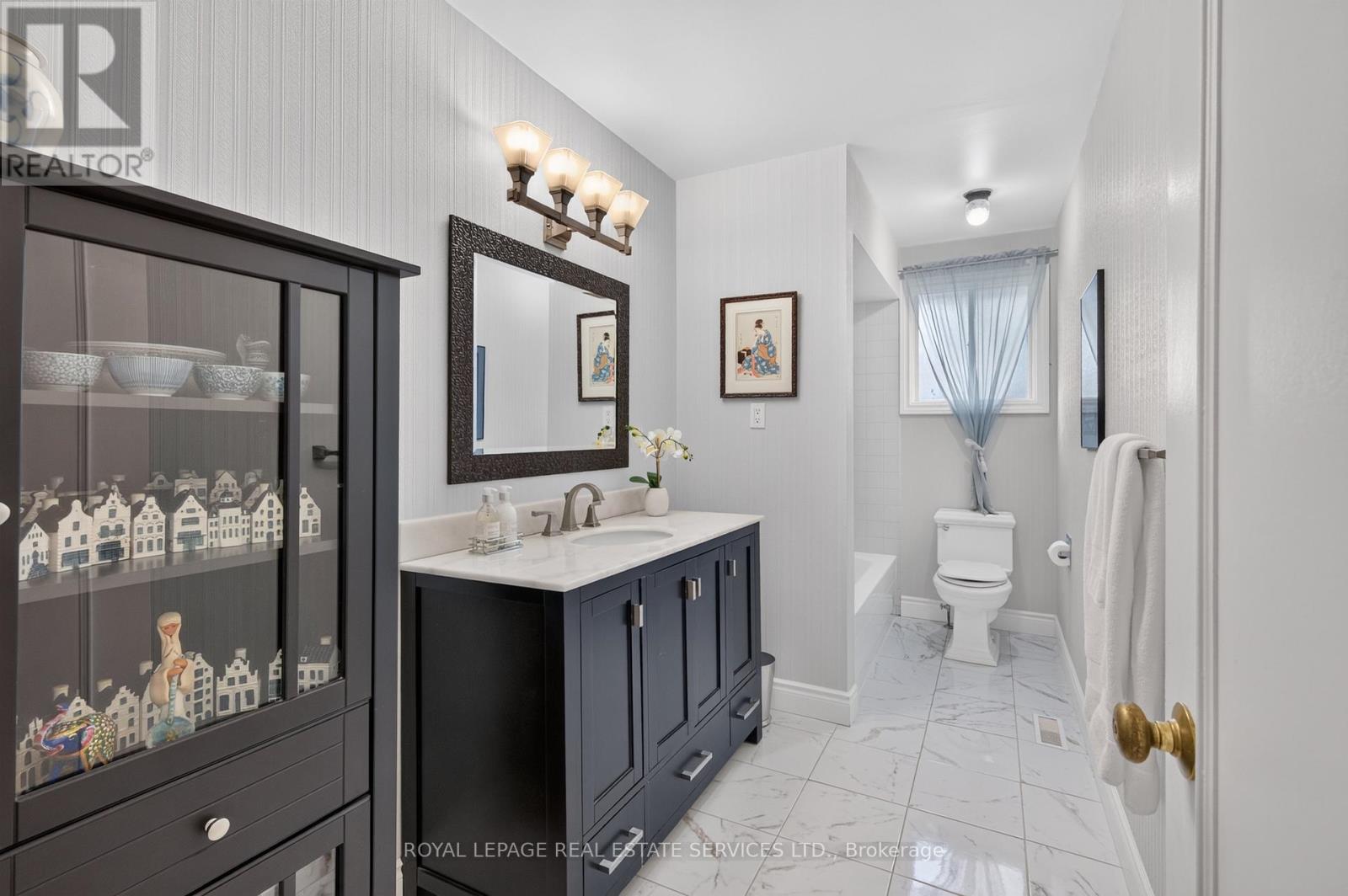 247 Spring Garden Road, Oakville, Ontario  L6L 5H5 - Photo 16 - W13779870
