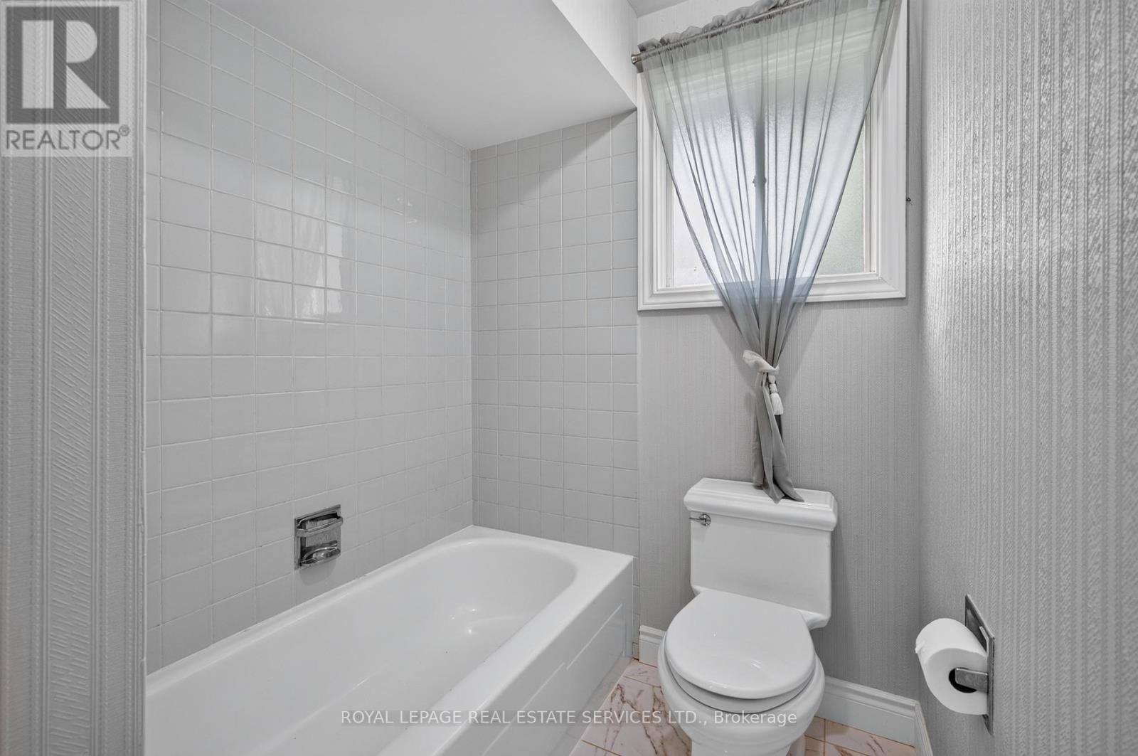 247 Spring Garden Road, Oakville, Ontario  L6L 5H5 - Photo 17 - W13779870