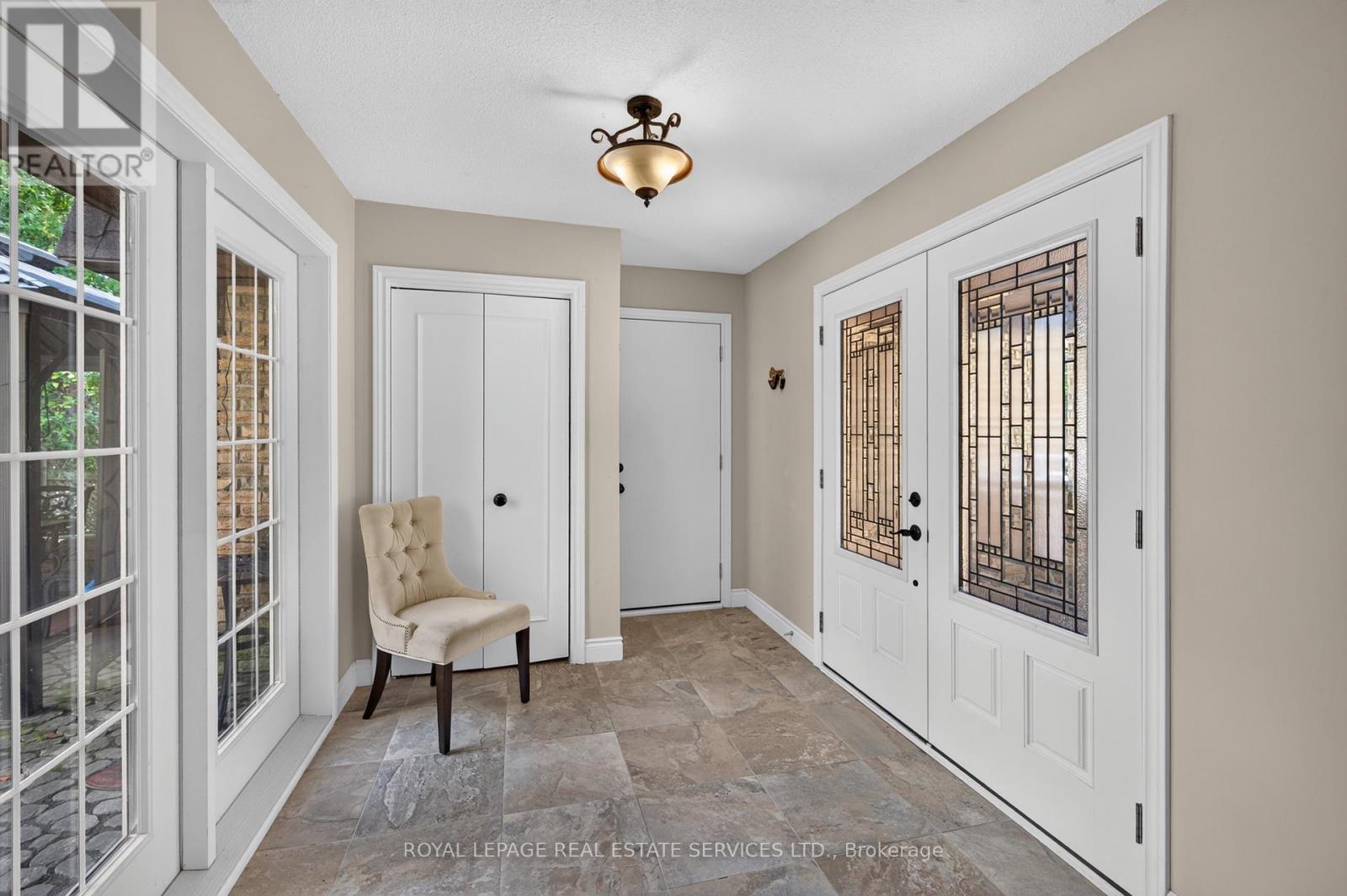 247 Spring Garden Road, Oakville, Ontario  L6L 5H5 - Photo 4 - W13779870
