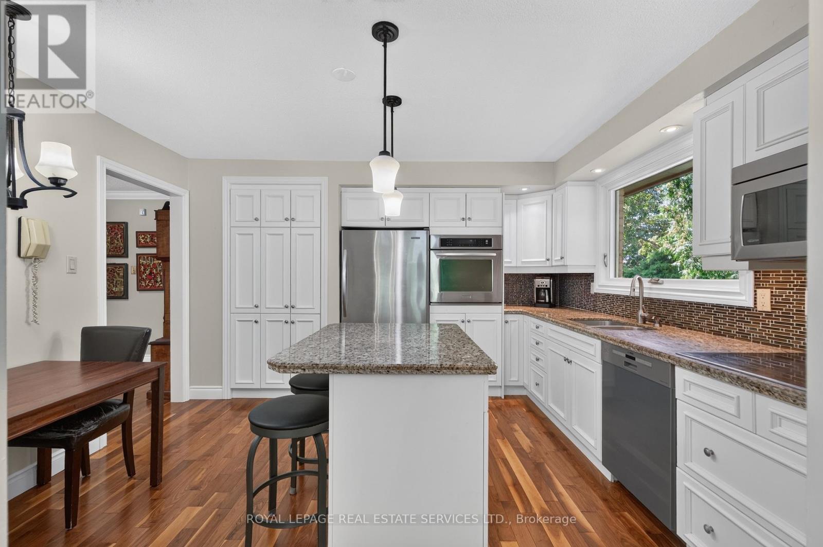 247 Spring Garden Road, Oakville, Ontario  L6L 5H5 - Photo 9 - W13779870