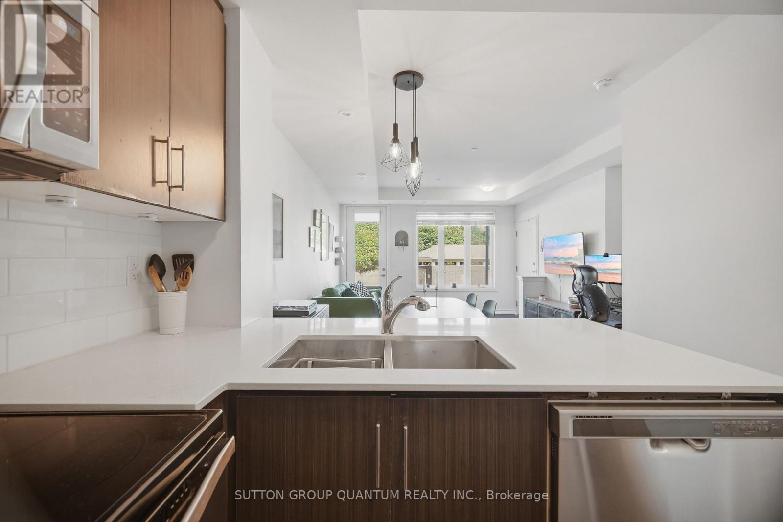 5 - 145 Long Branch Avenue Nw, Toronto, Ontario  M8W 0A9 - Photo 11 - W13779878