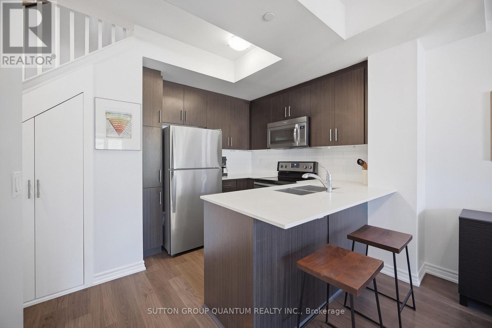 5 - 145 Long Branch Avenue Nw, Toronto, Ontario  M8W 0A9 - Photo 9 - W13779878