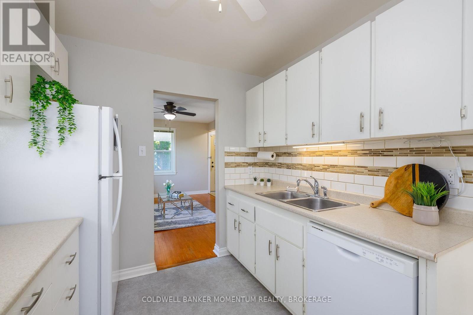 13 Princess Street, St. Catharines (E. Chester), Ontario L2P 2P8 - Photo 5 - X13757154