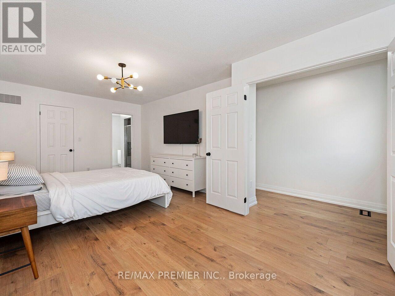 48 Odoardo Di Santo Circle, Toronto, Ontario  M3L 0E7 - Photo 34 - W13779152