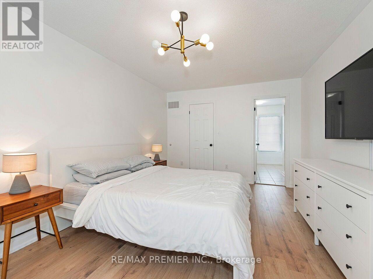 48 Odoardo Di Santo Circle, Toronto, Ontario  M3L 0E7 - Photo 35 - W13779152