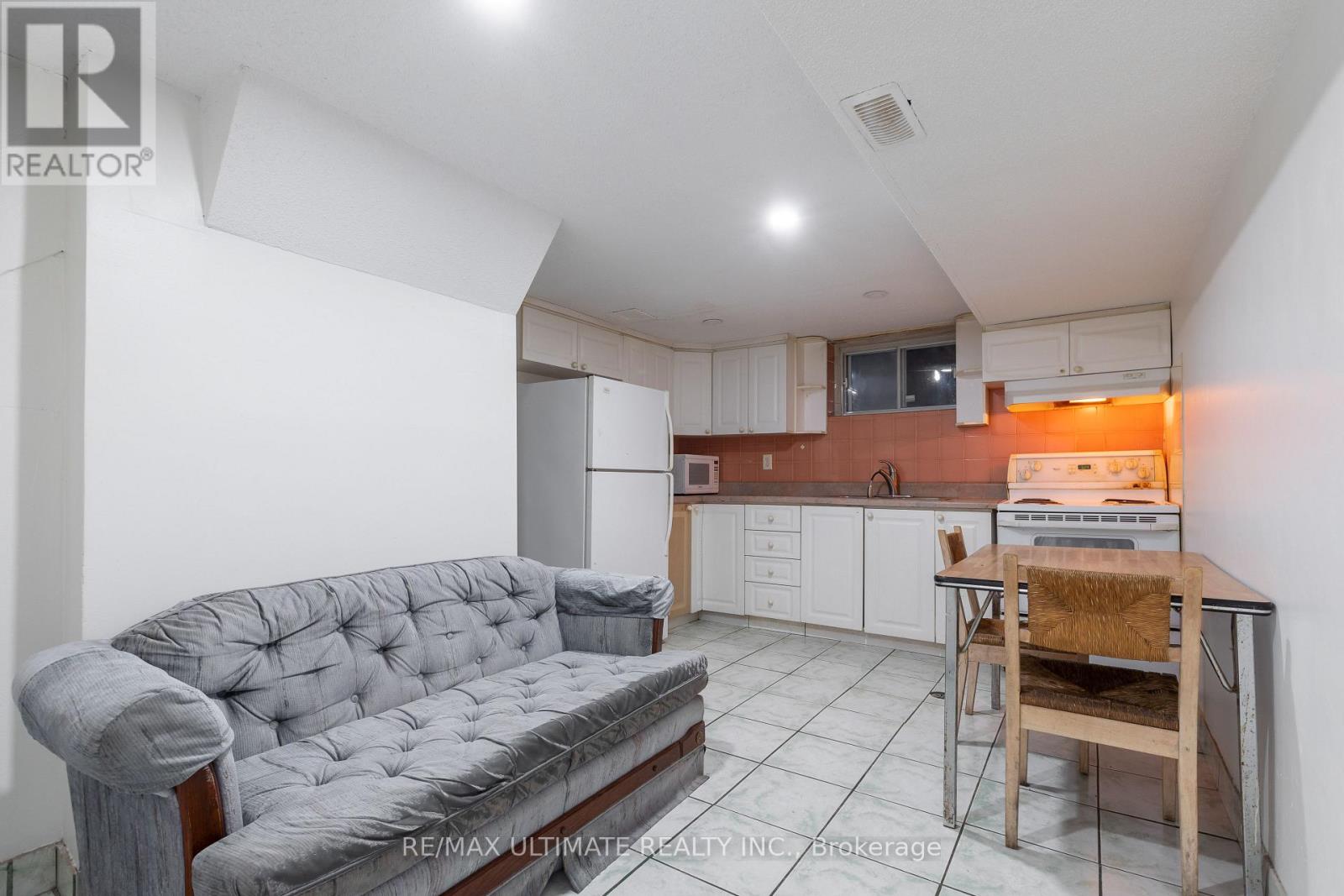 6 Redberry Parkway, Toronto, Ontario  M6L 2J5 - Photo 27 - W13779858