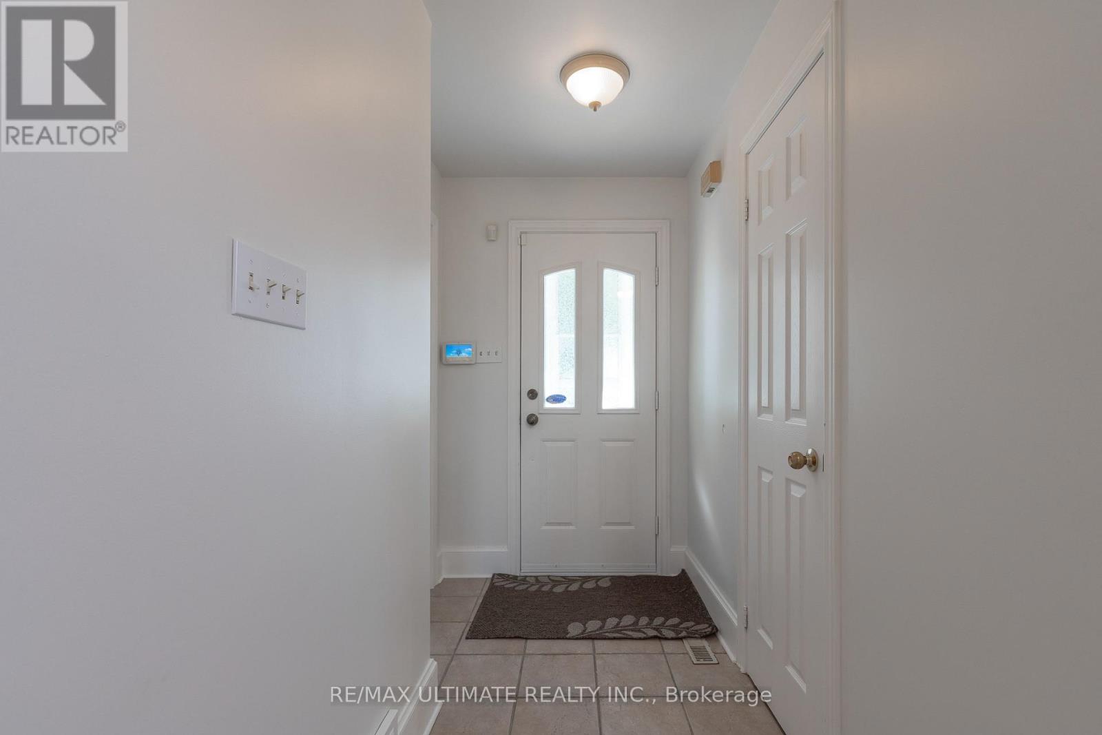 6 Redberry Parkway, Toronto, Ontario  M6L 2J5 - Photo 2 - W13779858