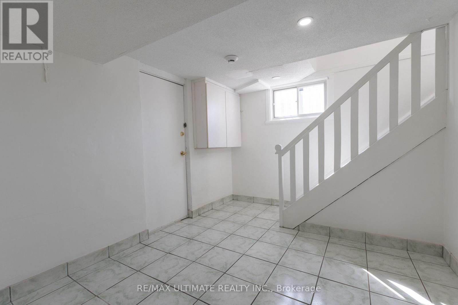 6 Redberry Parkway, Toronto, Ontario  M6L 2J5 - Photo 32 - W13779858
