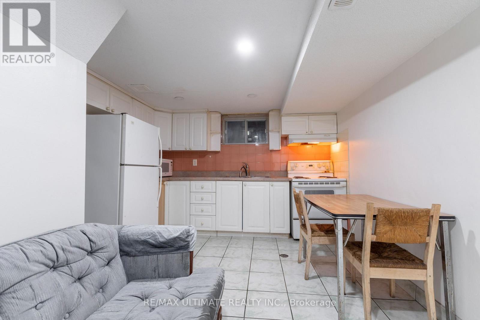 6 Redberry Parkway, Toronto, Ontario  M6L 2J5 - Photo 28 - W13779858