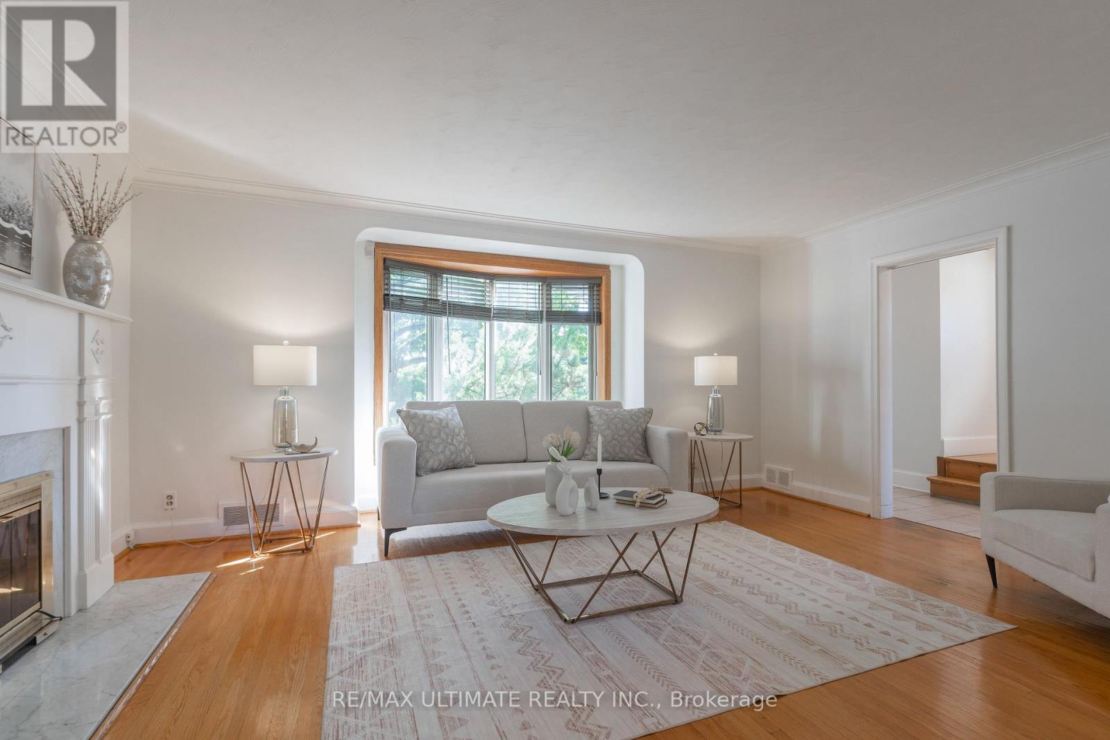 6 Redberry Parkway, Toronto, Ontario  M6L 2J5 - Photo 8 - W13779858