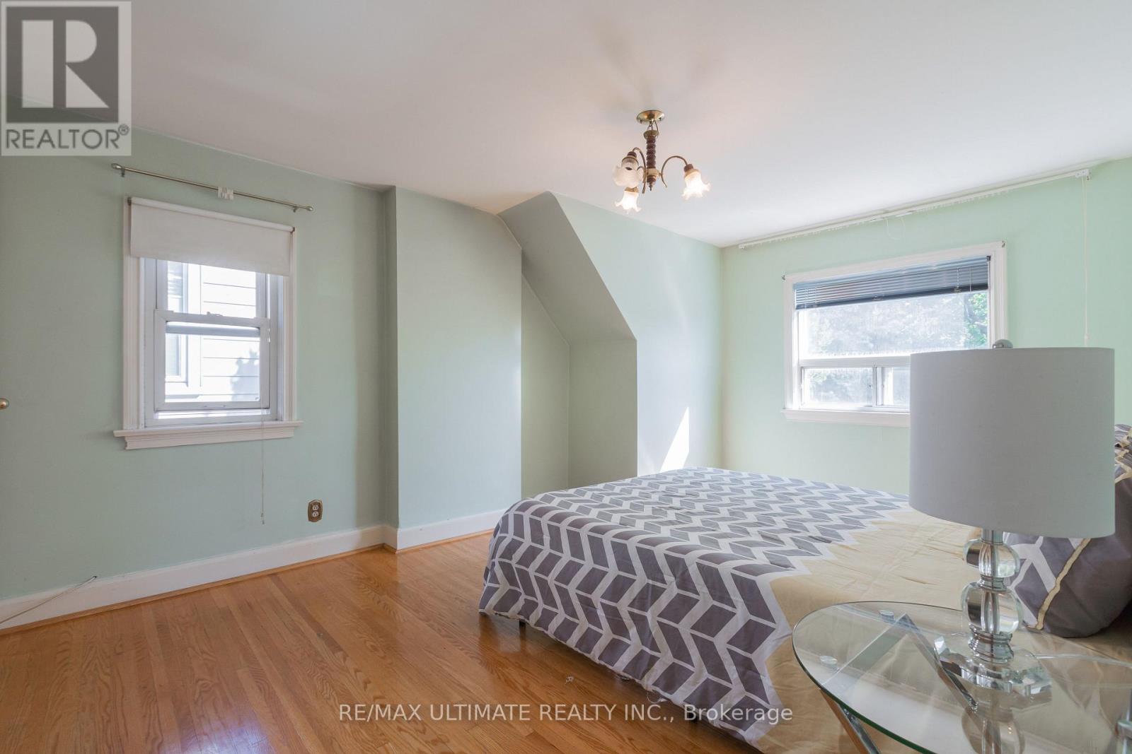 6 Redberry Parkway, Toronto, Ontario  M6L 2J5 - Photo 21 - W13779858