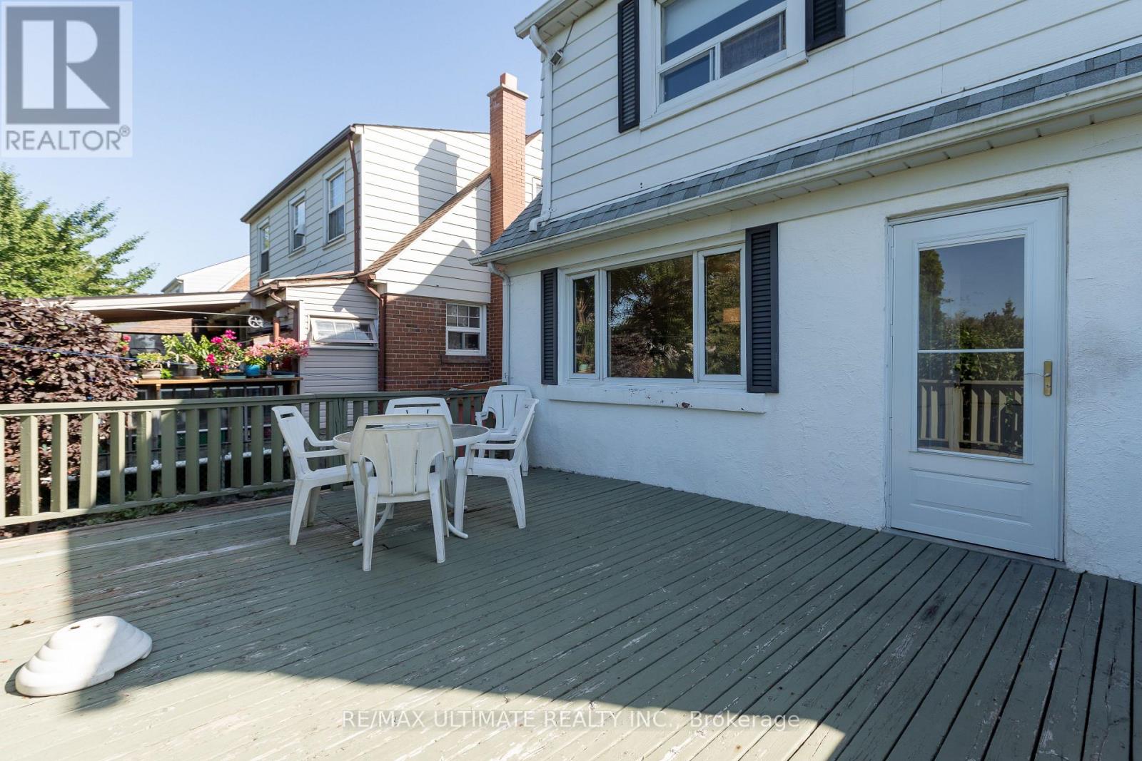 6 Redberry Parkway, Toronto, Ontario  M6L 2J5 - Photo 34 - W13779858