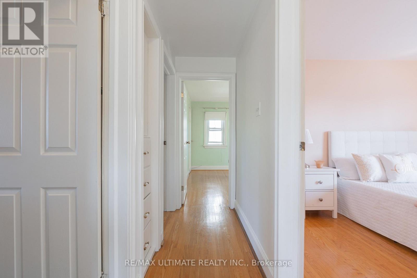 6 Redberry Parkway, Toronto, Ontario  M6L 2J5 - Photo 15 - W13779858
