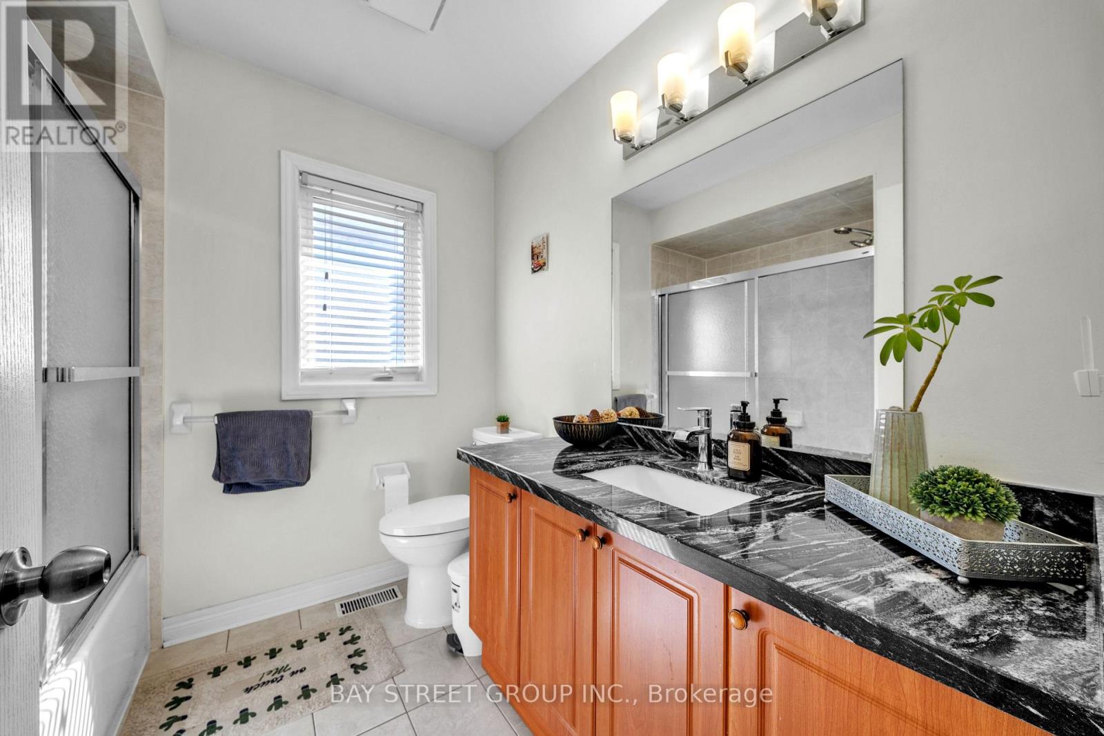 384 Spruce Grove Crescent, Newmarket, Ontario L3X 2X3 - Photo 14 - N13605090