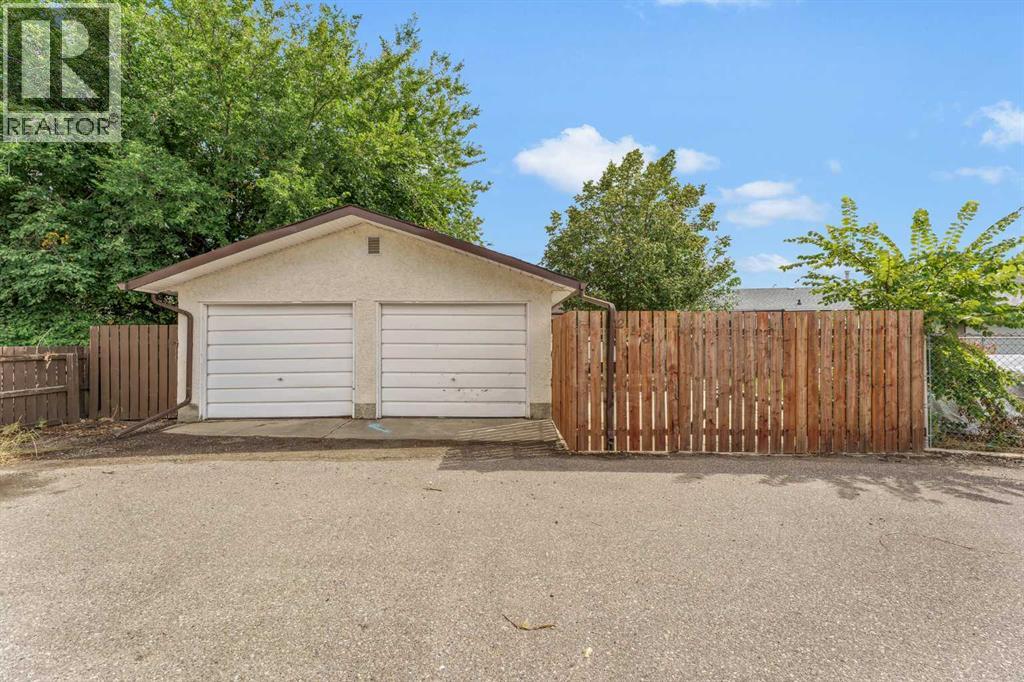 218 Carry Drive Se, Medicine Hat, Alberta  T1B 1N5 - Photo 46 - A2343663
