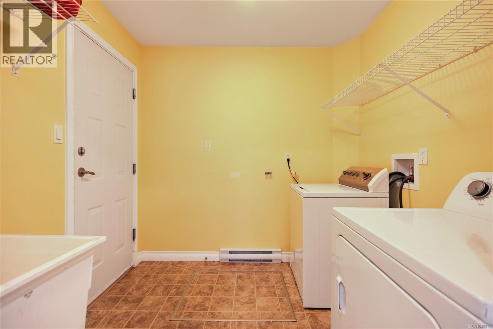 2729 Kendal Ave, Cumberland, British Columbia  V0R 1S0 - Photo 16 - 1049535