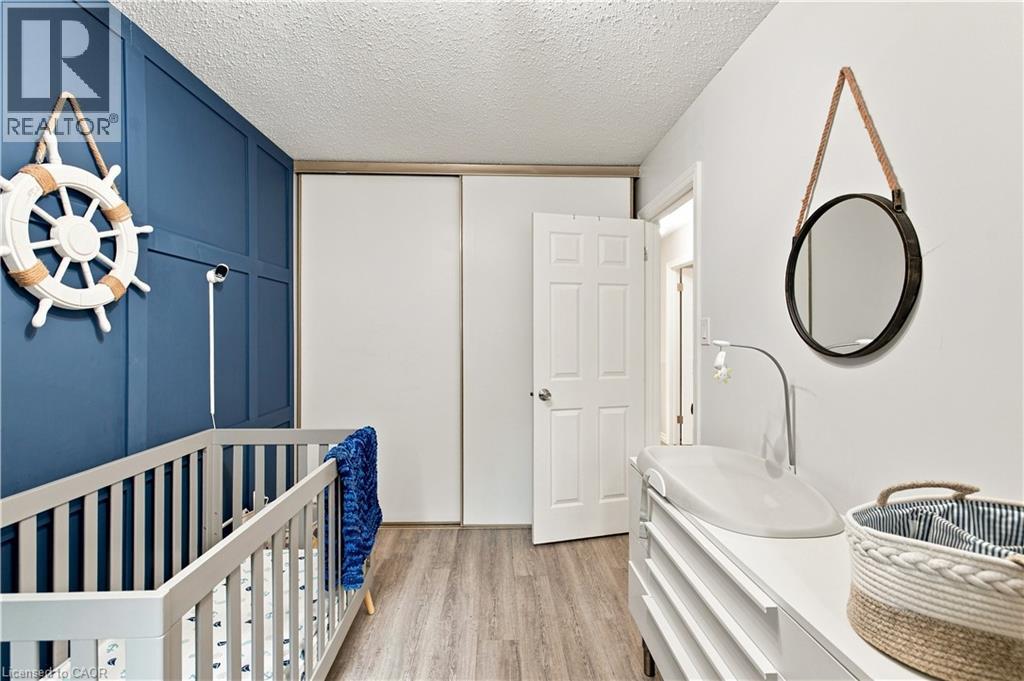 447 Drummerhill Crescent, Waterloo, Ontario  N2T 1G3 - Photo 33 - 40860020