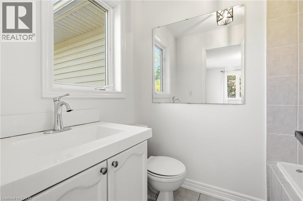 1745 Creek Way Unit# 7, Burlington, Ontario  L7L 7E1 - Photo 17 - 40862092