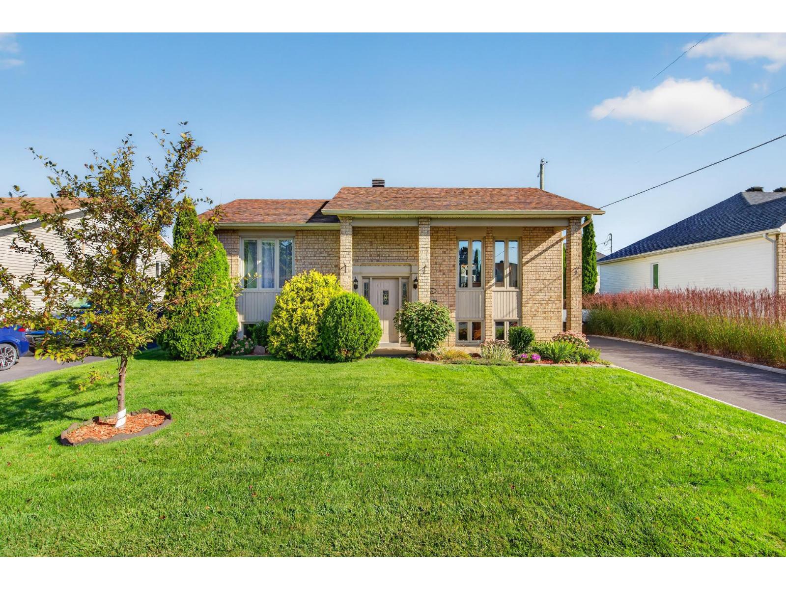 326 Rue Beaubien Châteauguay Quebec Canada J6K4P5 1