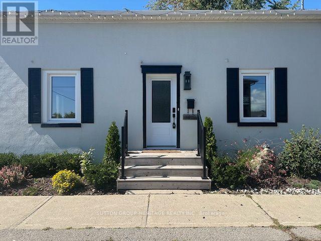 1612 Dufferin Street, Whitby, Ontario  L1N 1B2 - Photo 2 - E13638672