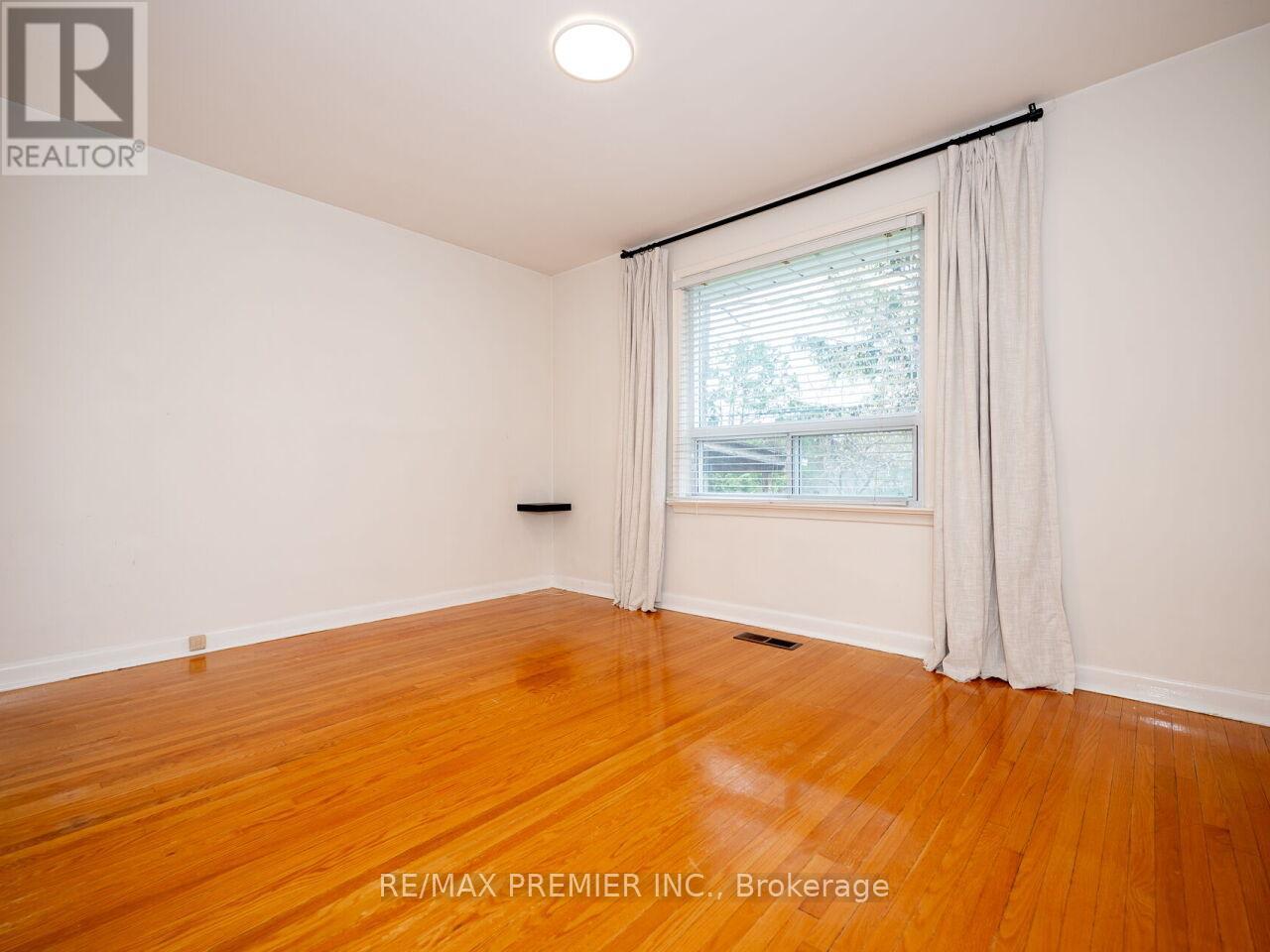 108 Thistle Down Boulevard, Toronto, Ontario  M9V 1J6 - Photo 18 - W13779118