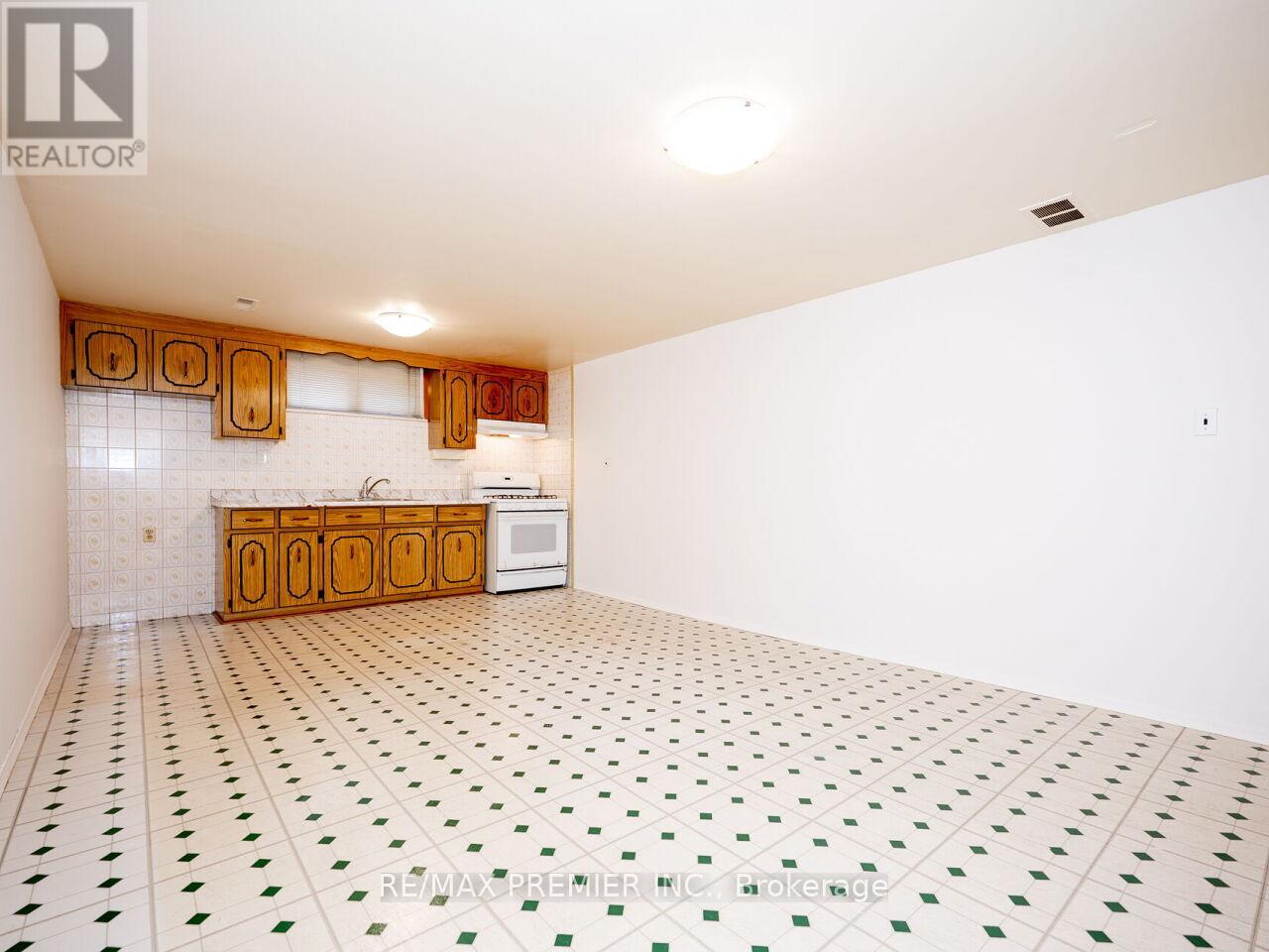 108 Thistle Down Boulevard, Toronto, Ontario  M9V 1J6 - Photo 25 - W13779118
