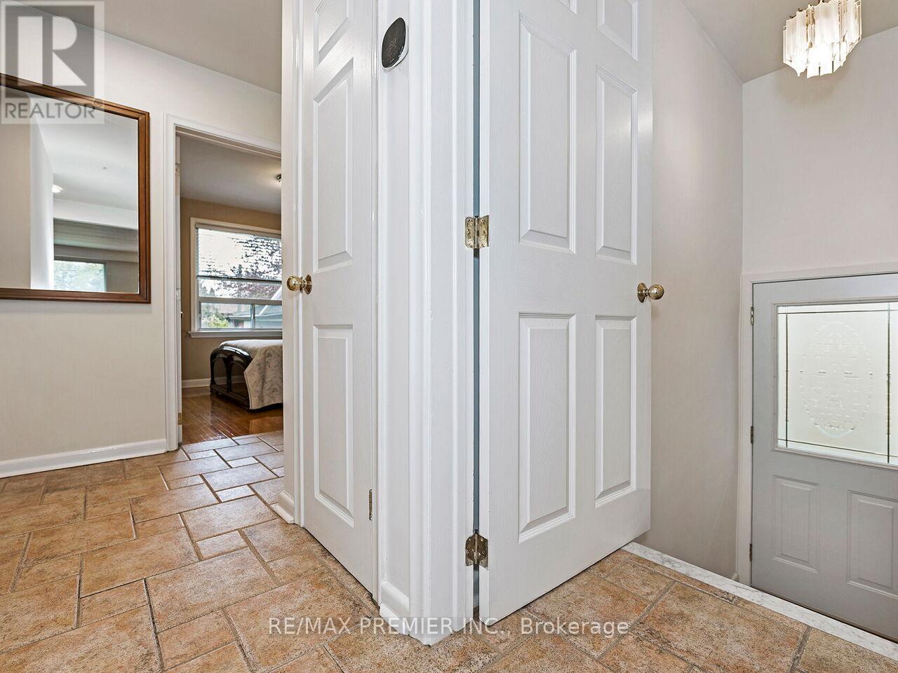 108 Thistle Down Boulevard, Toronto, Ontario  M9V 1J6 - Photo 23 - W13779118