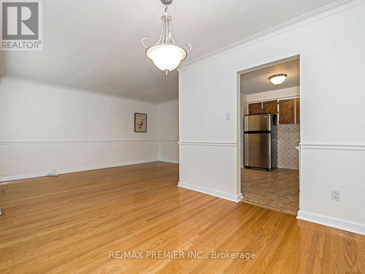 108 Thistle Down Boulevard, Toronto, Ontario  M9V 1J6 - Photo 10 - W13779118