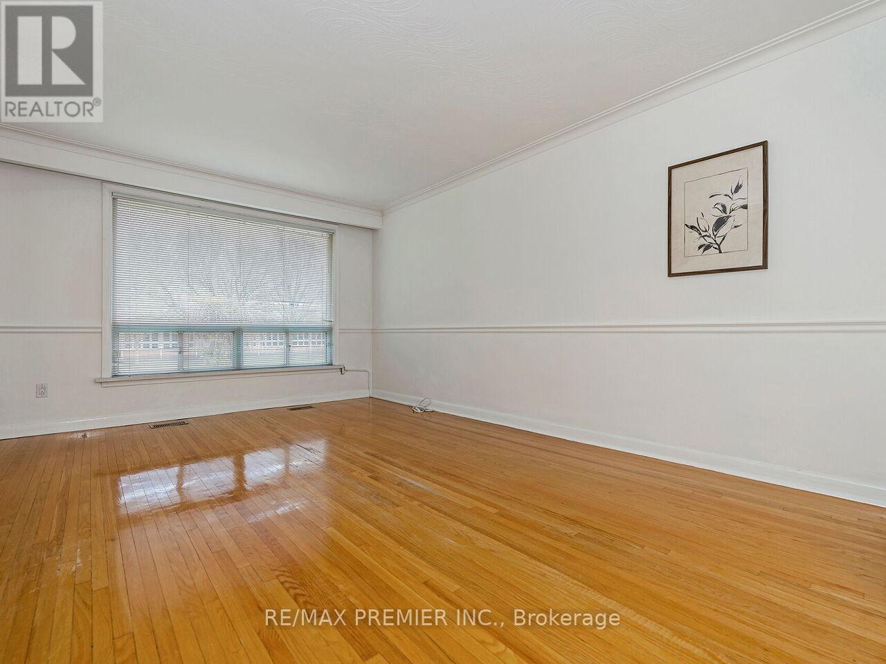 108 Thistle Down Boulevard, Toronto, Ontario  M9V 1J6 - Photo 9 - W13779118