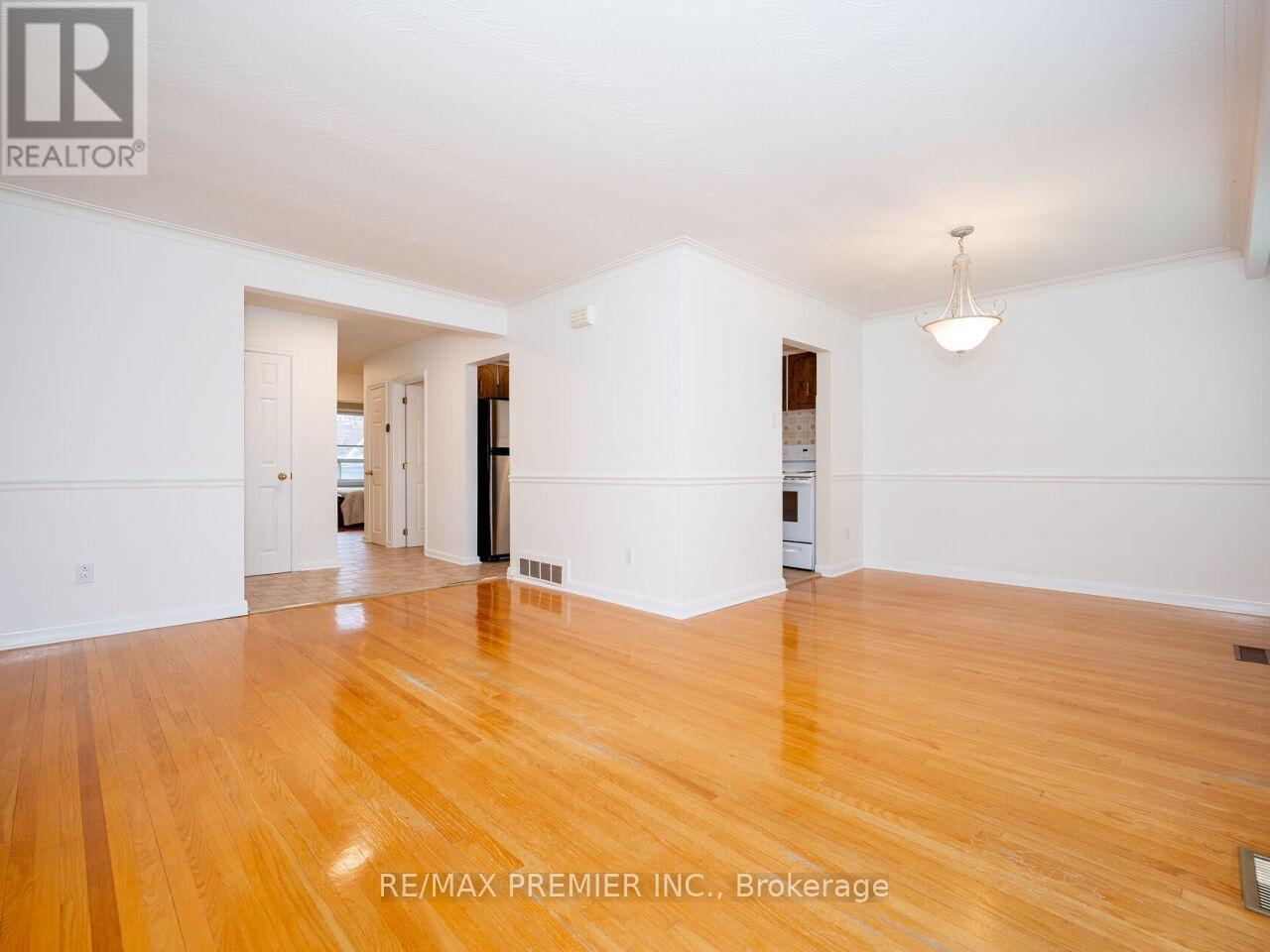 108 Thistle Down Boulevard, Toronto, Ontario  M9V 1J6 - Photo 5 - W13779118