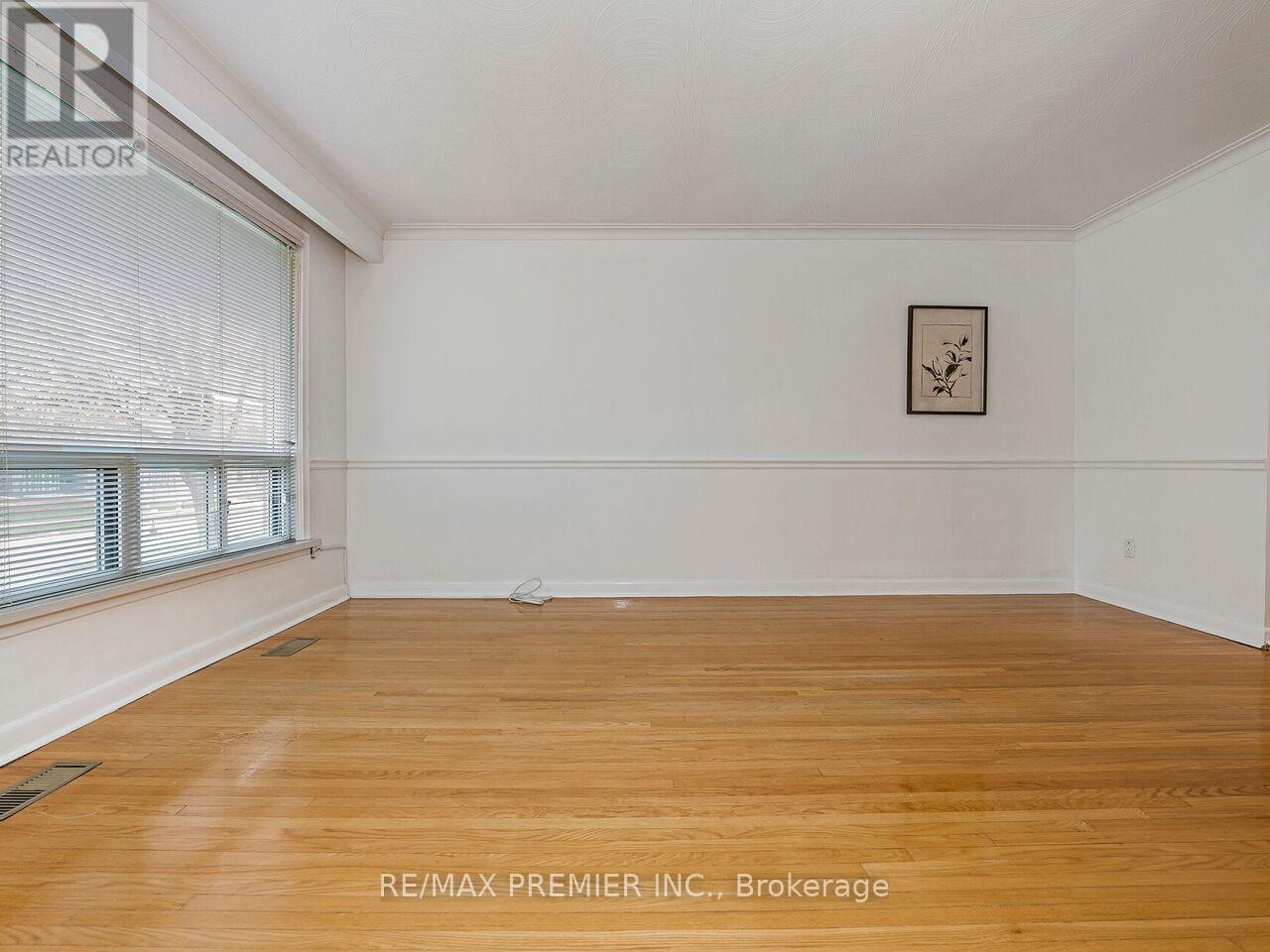 108 Thistle Down Boulevard, Toronto, Ontario  M9V 1J6 - Photo 7 - W13779118