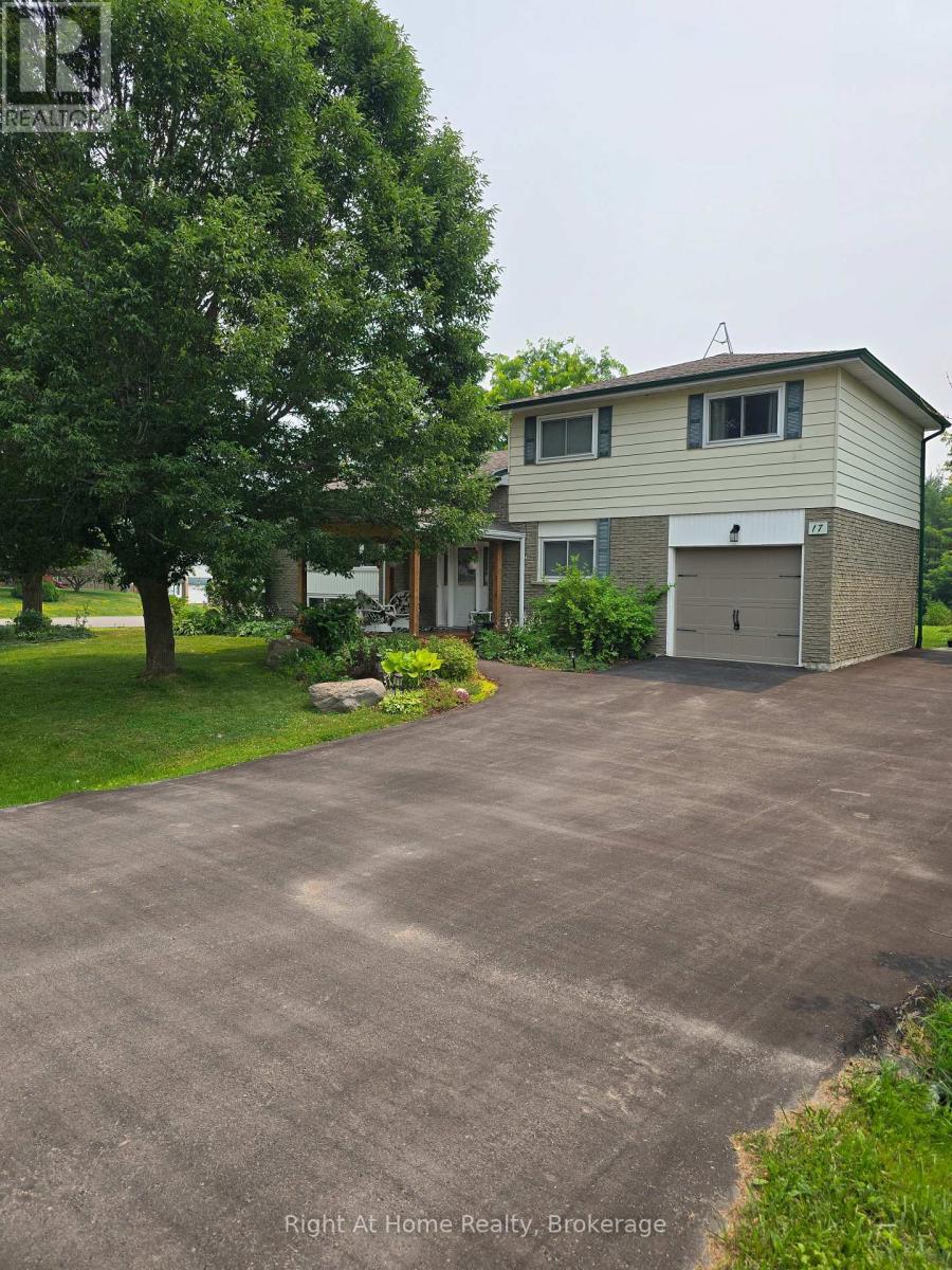 17 Crestview Avenue, Scugog, Ontario  L0B 1B0 - Photo 2 - E13577050