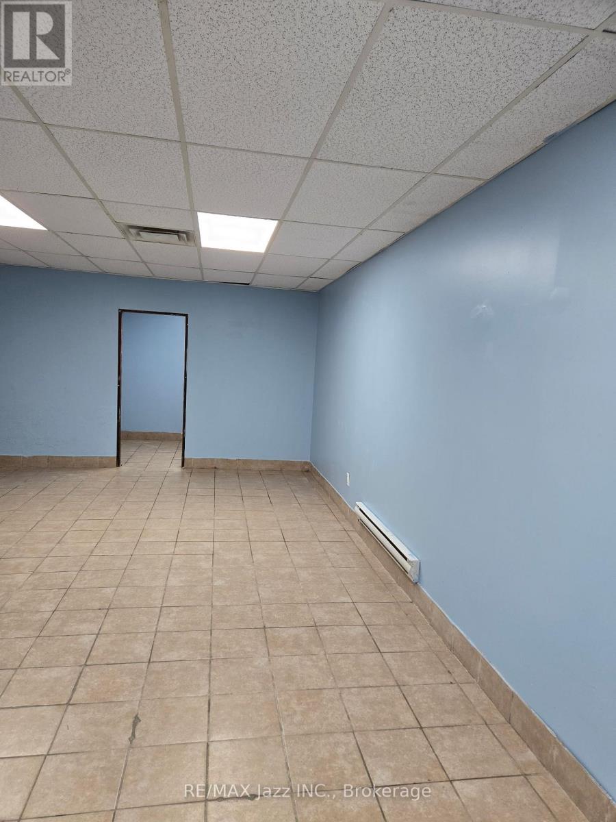 B1 - 111 Simcoe Street N, Oshawa (O'neill), Ontario  L1G 4S4 - Photo 2 - E13780114