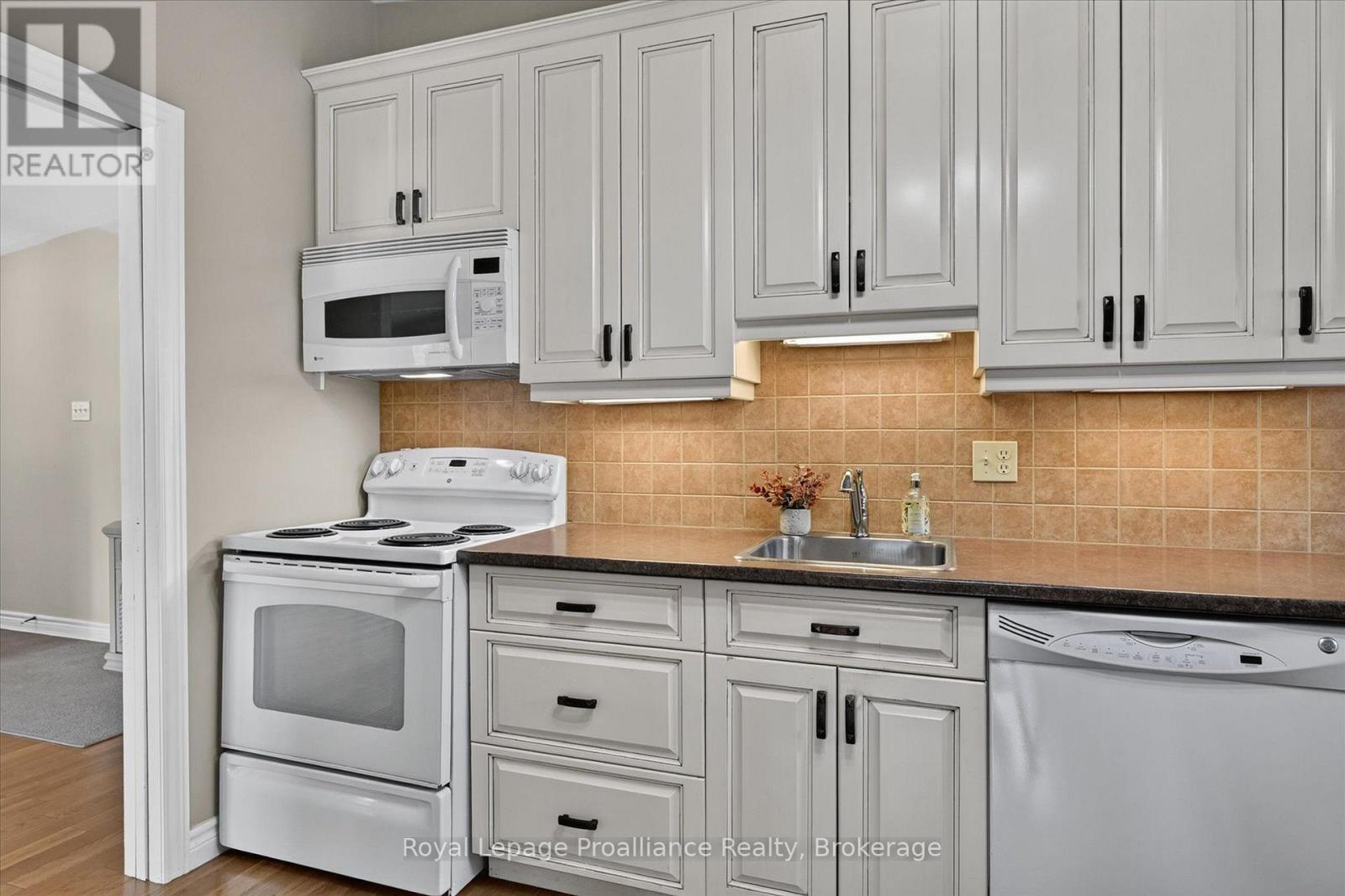 1296 Hudson Street, Peterborough, Ontario  K9H 6Z8 - Photo 11 - X13780136