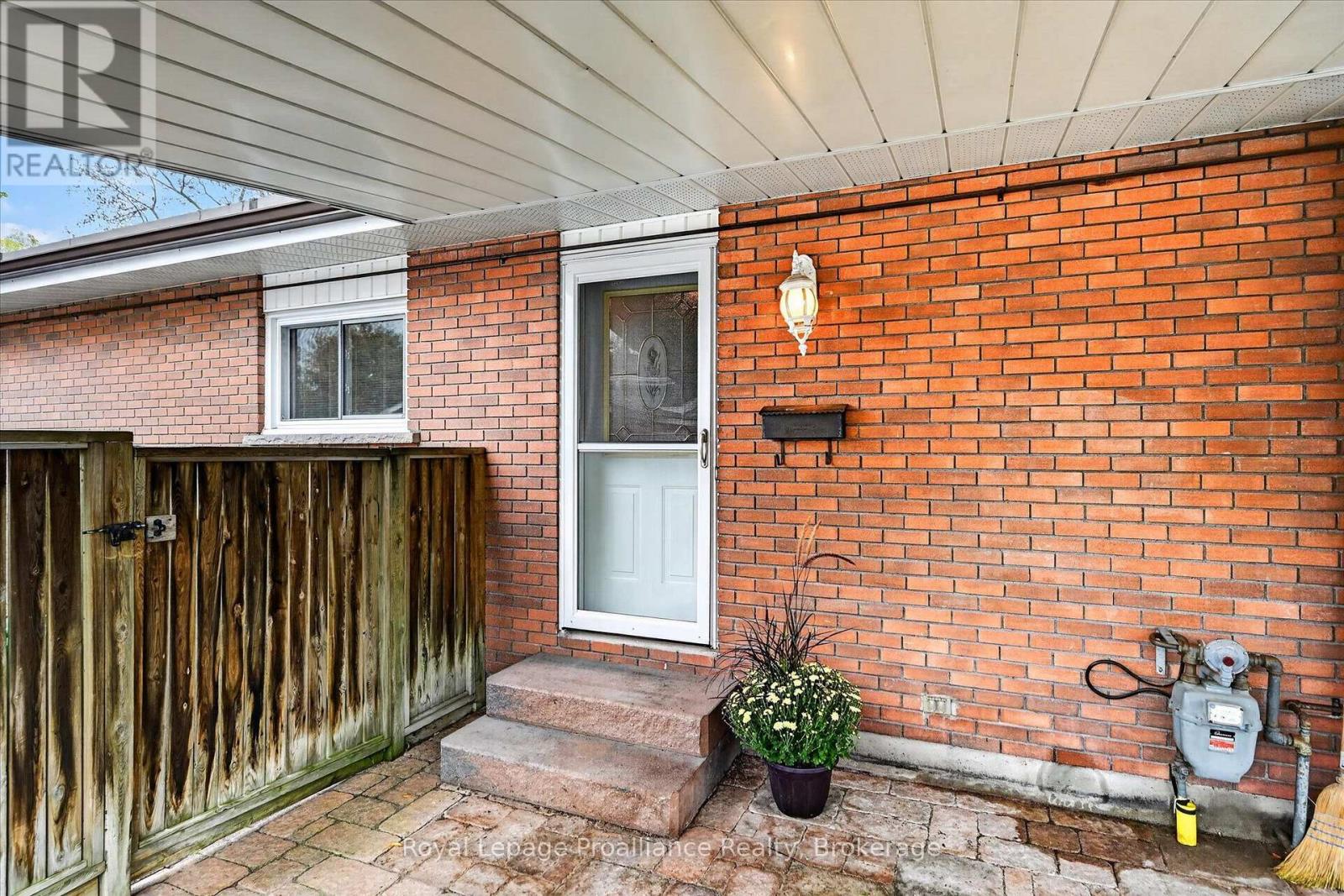1296 Hudson Street, Peterborough, Ontario  K9H 6Z8 - Photo 4 - X13780136