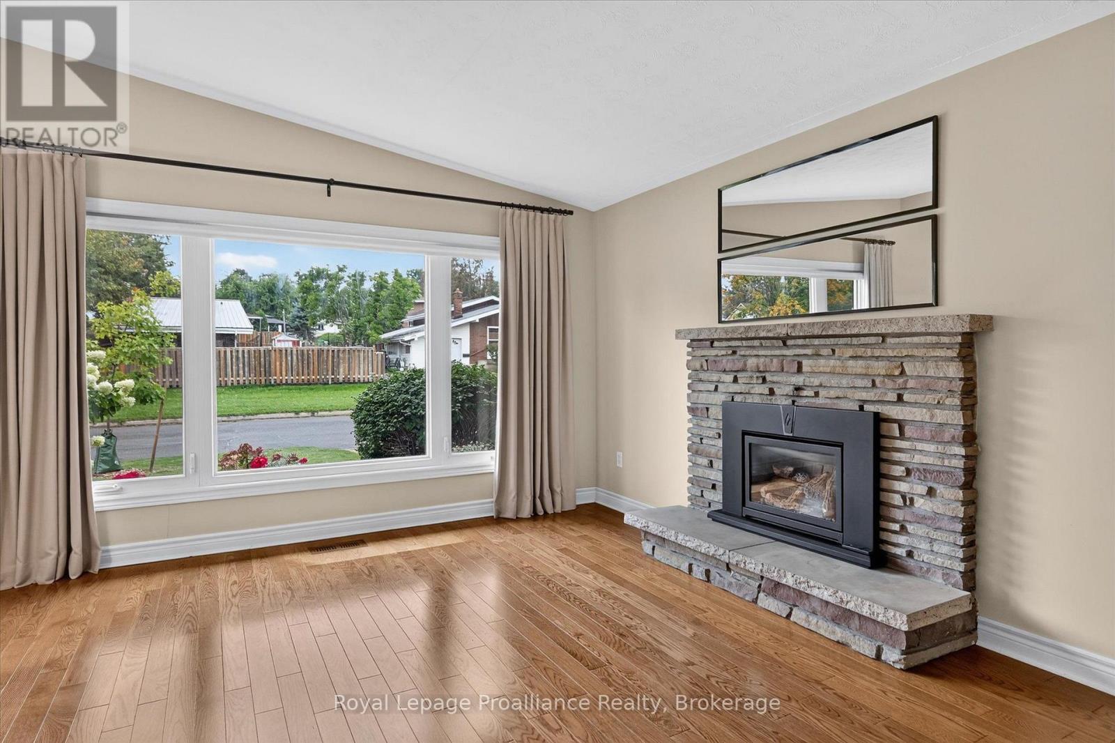 1296 Hudson Street, Peterborough, Ontario  K9H 6Z8 - Photo 6 - X13780136