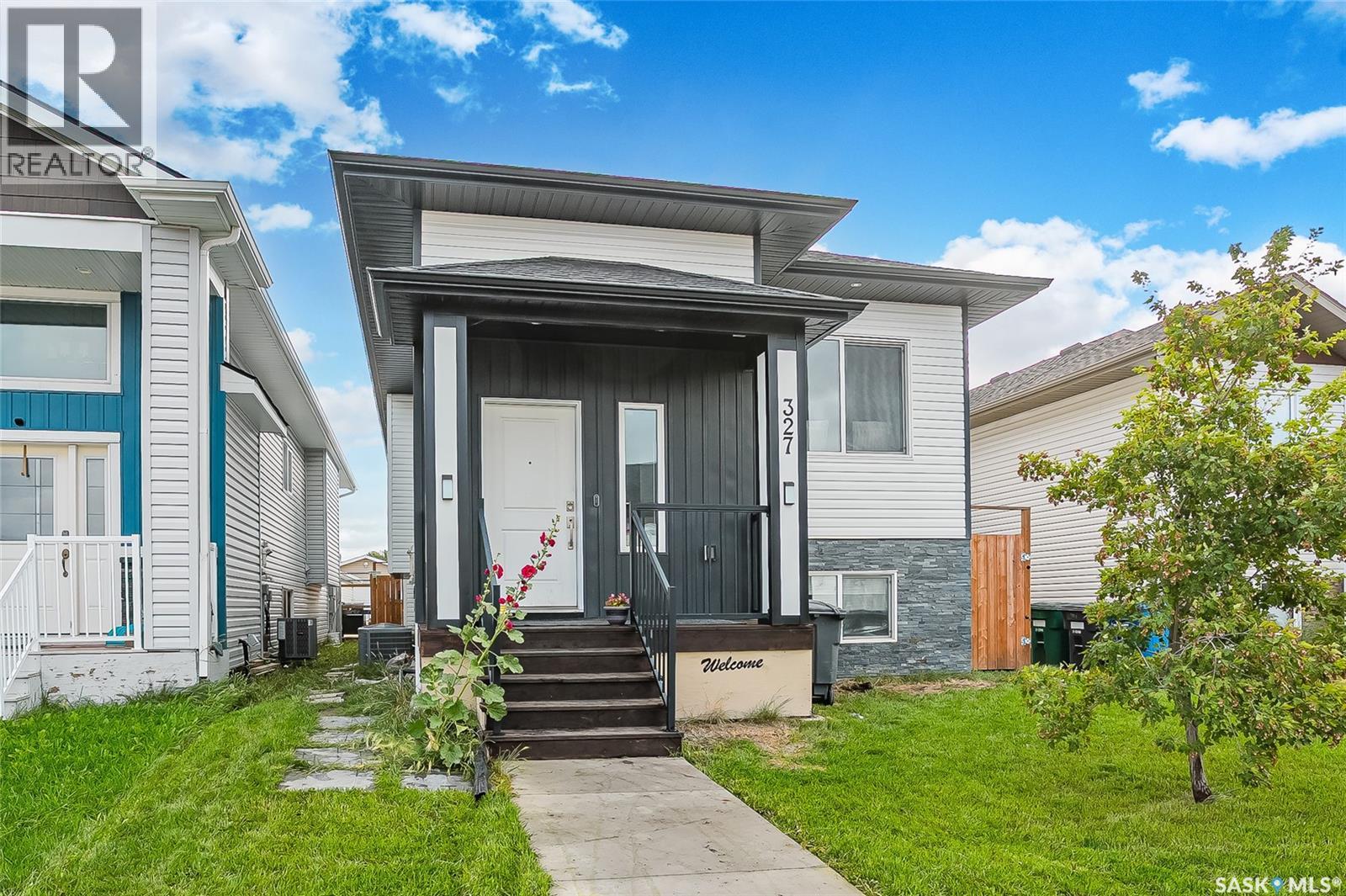 327 Mcarthur Crescent, Saskatoon, Saskatchewan  S7L 6X2 - Photo 2 - SK048383