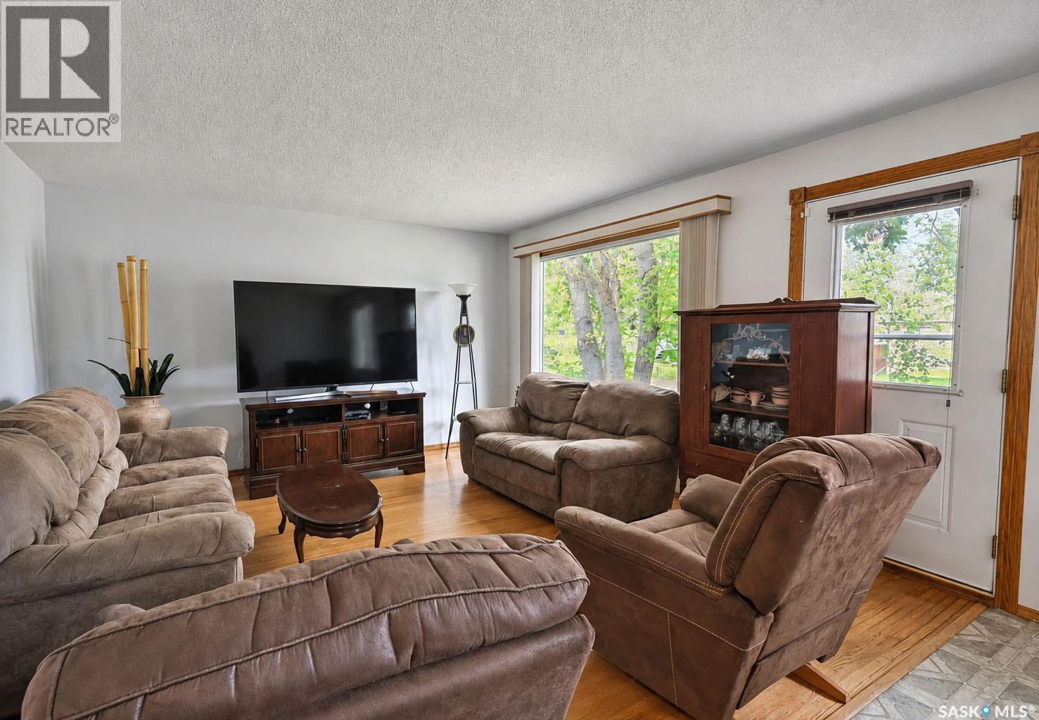 1399 6th Street E, Prince Albert, Saskatchewan  S6V 0R1 - Photo 11 - SK048324