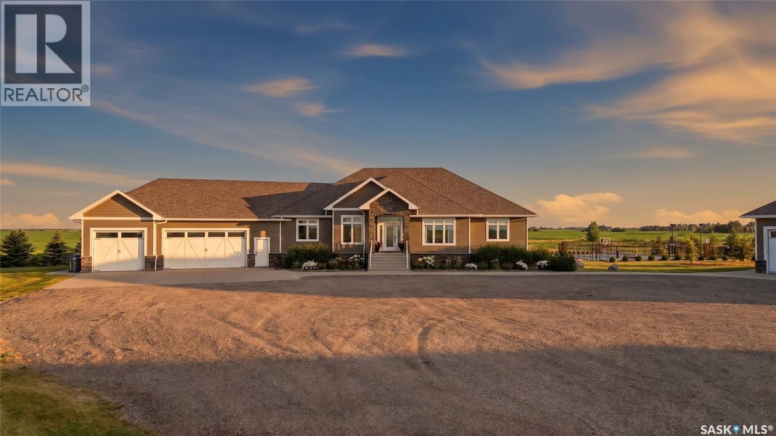 Luxury Vibank Acreage - 13.95 Acres., Vibank, Saskatchewan  S0G 4Y0 - Photo 12 - SK044809