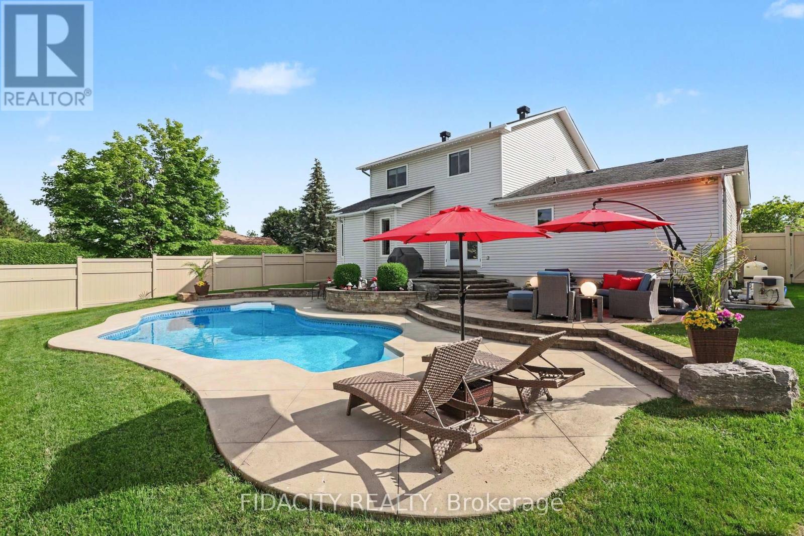 21 West Ridge Drive, Ottawa, Ontario  K2S 1S4 - Photo 2 - X13779918