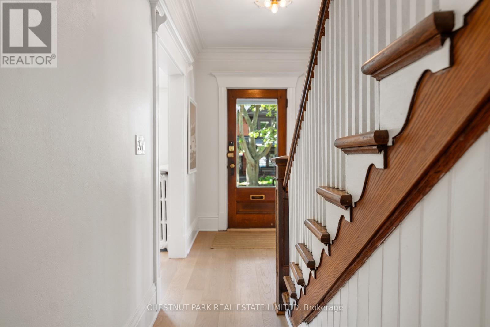 139 Hammersmith Avenue, Toronto, Ontario  M4E 2W5 - Photo 21 - E13779998